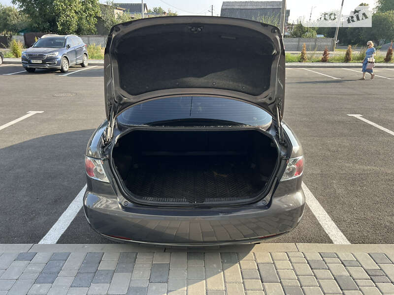 Седан Mazda 6 2006 в Чернигове