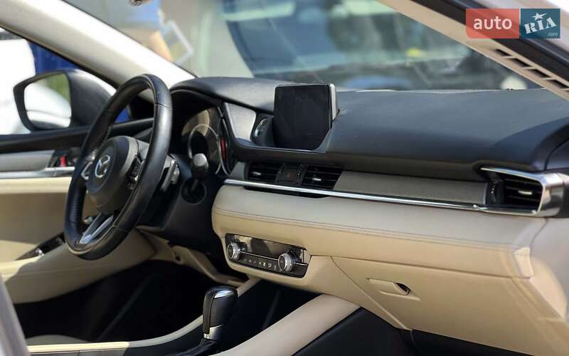 Седан Mazda 6 2018 в Львове