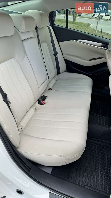 Седан Mazda 6 2018 в Ровно