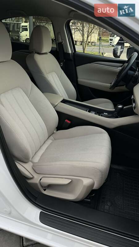 Седан Mazda 6 2018 в Ровно