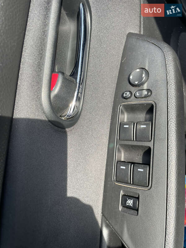 Универсал Mazda 6 2010 в Луцке