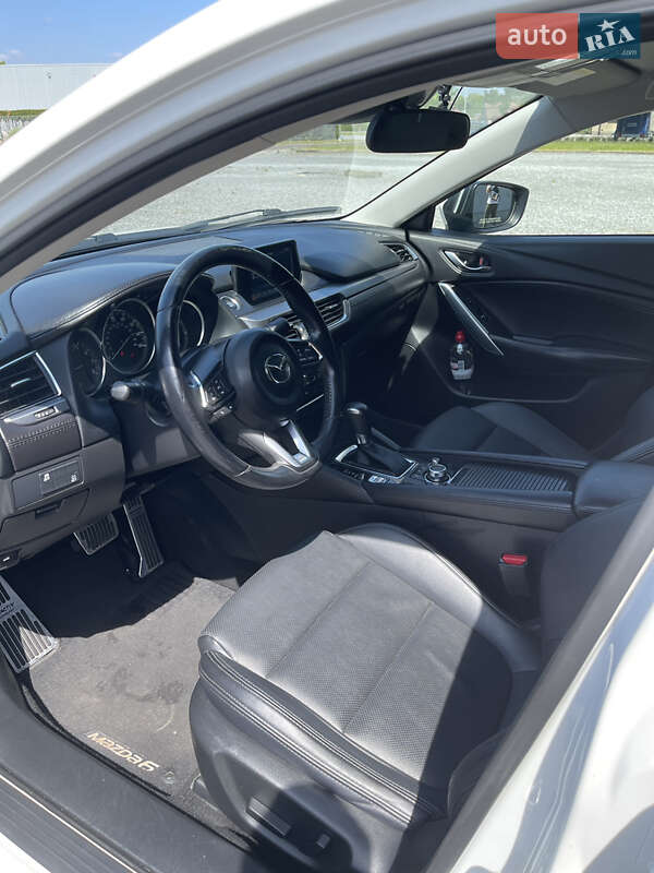 Седан Mazda 6 2016 в Миколаєві