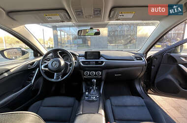 Седан Mazda 6 2015 в 