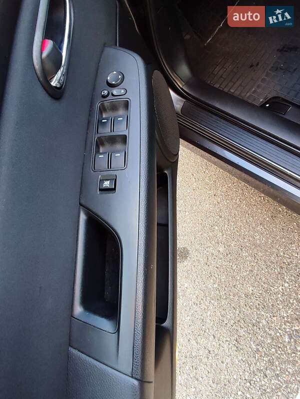 Седан Mazda 6 2010 в Киеве