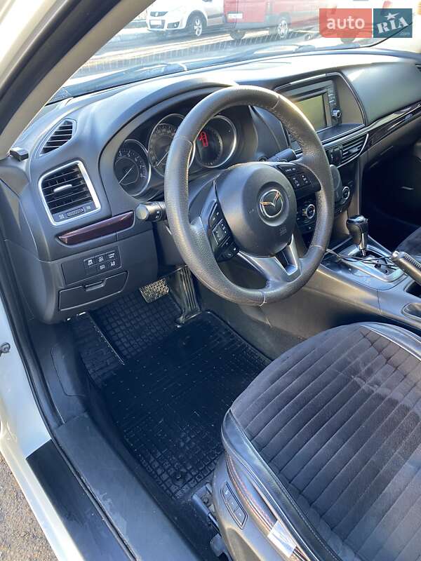 Седан Mazda 6 2014 в Заліщиках