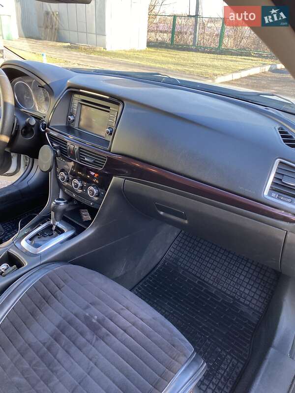 Седан Mazda 6 2014 в Заліщиках