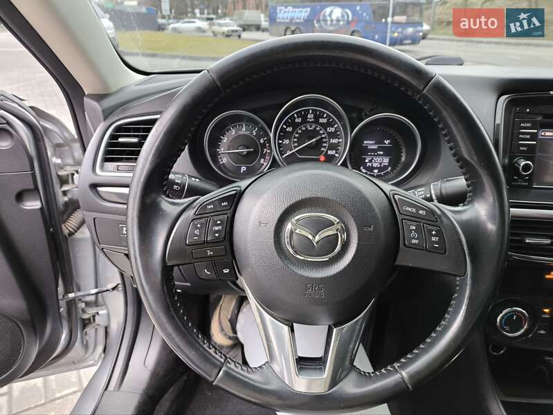 Седан Mazda 6 2014 в Днепре