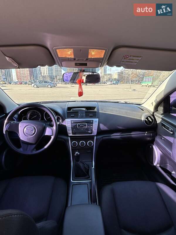 Седан Mazda 6 2009 в Карловке
