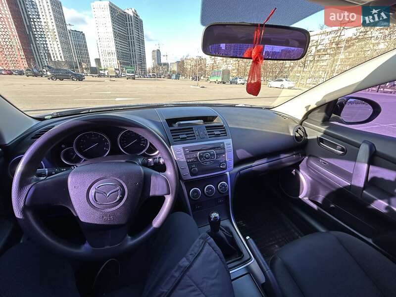Седан Mazda 6 2009 в Карловке