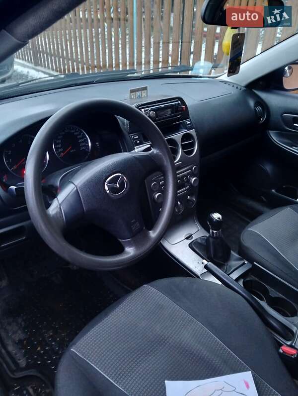 Седан Mazda 6 2004 в Демидовке