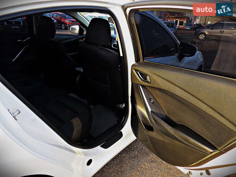 Седан Mazda 6 2014 в Золотоноше