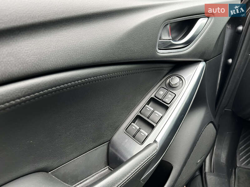 Седан Mazda 6 2015 в Черкассах
