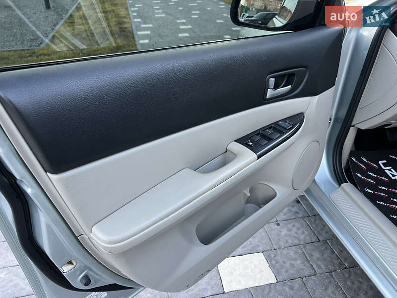 Седан Mazda 6 2006 в Ужгороде