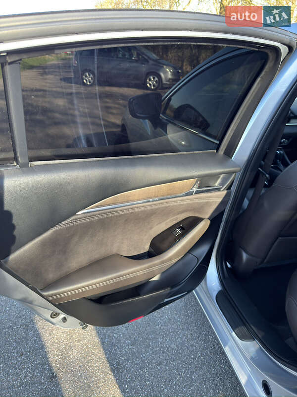 Седан Mazda 6 2019 в Коростене