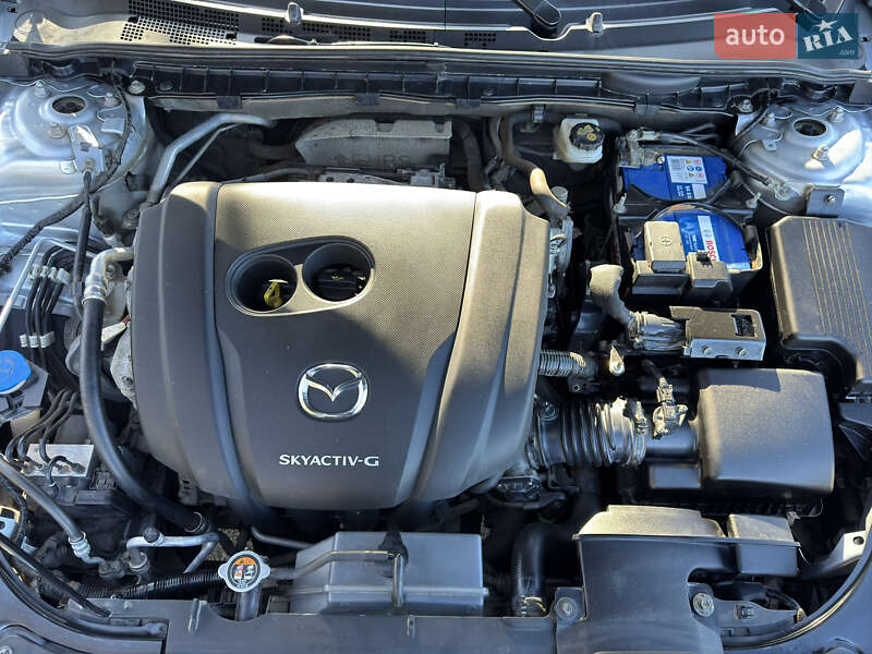 Седан Mazda 6 2019 в Коростене