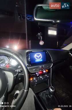 Седан Mazda 6 2014 в Чернівцях