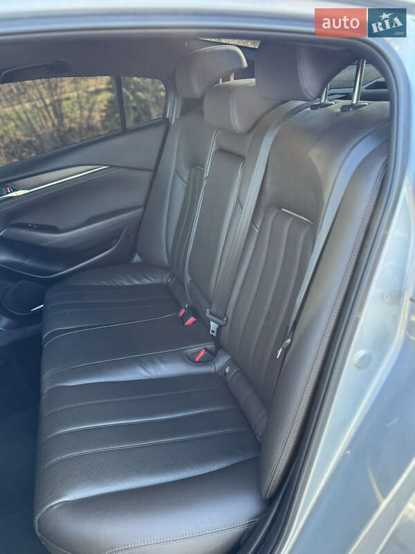 Седан Mazda 6 2019 в Коростене