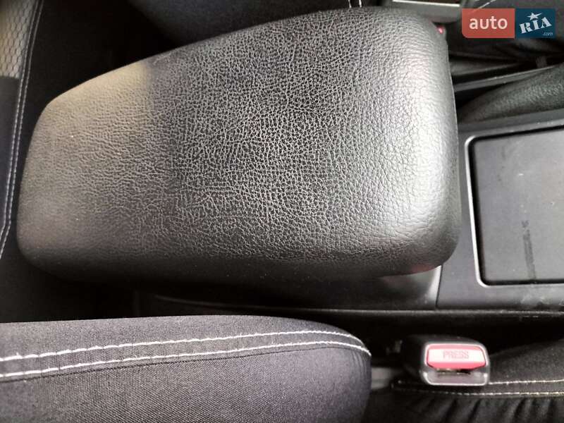 Седан Mazda 6 2005 в Запоріжжі