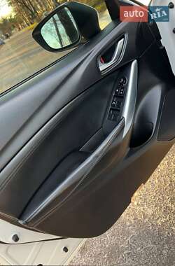 Седан Mazda 6 2014 в 