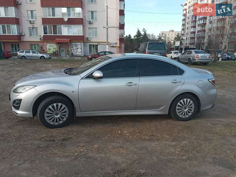 Седан Mazda 6 2011 в Обухове