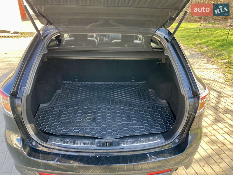 Универсал Mazda 6 2010 в Луцке