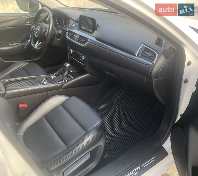 Седан Mazda 6 2016 в Каменец-Подольском