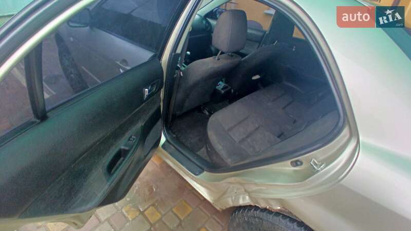 Седан Mazda 6 2005 в Барвенкове