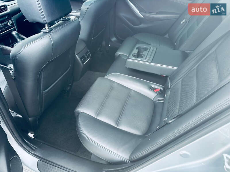 Седан Mazda 6 2016 в Ужгороді