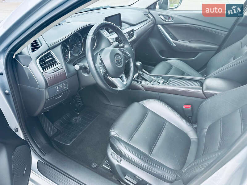 Седан Mazda 6 2016 в Ужгороді