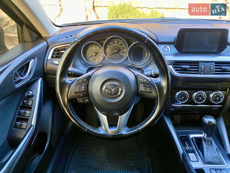 Седан Mazda 6 2015 в Днепре
