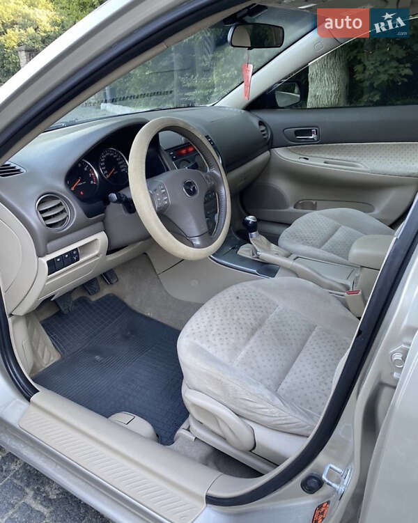 Седан Mazda 6 2003 в Черновцах