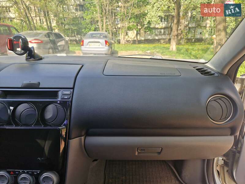 Седан Mazda 6 2002 в Киеве