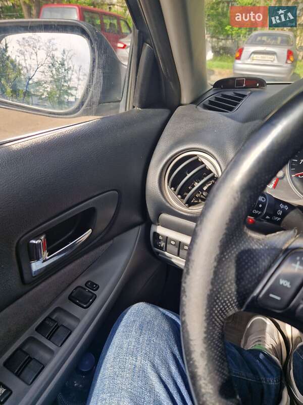Седан Mazda 6 2002 в Василькові