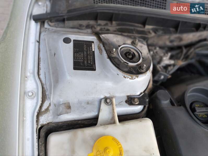 Ліфтбек Mazda 6 2004 в Рівному