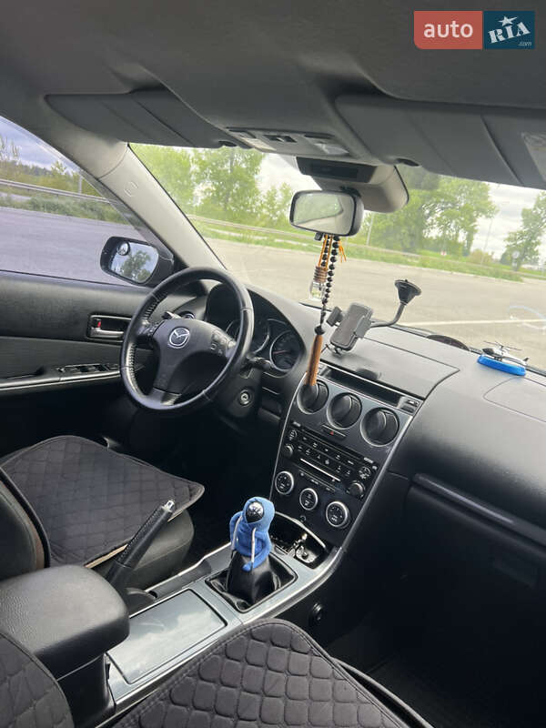 Седан Mazda 6 2006 в Ромнах
