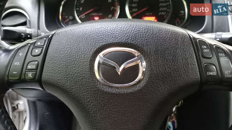 Седан Mazda 6 2005 в Лебедине