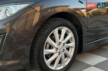 Седан Mazda 6 2012 в 
