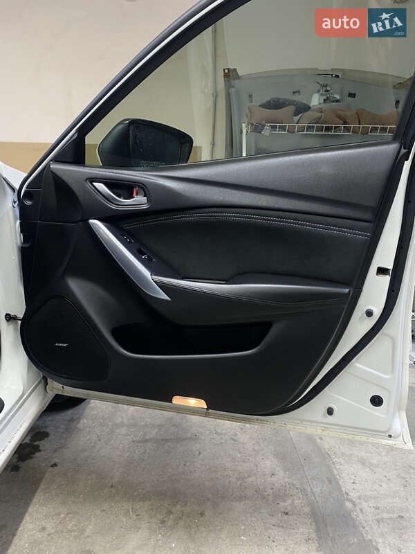 Седан Mazda 6 2015 в Кривом Роге