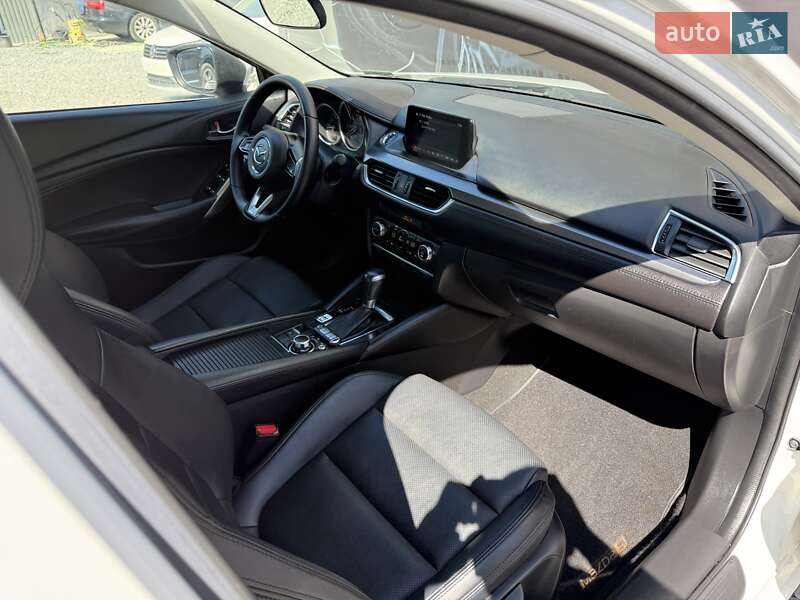 Седан Mazda 6 2017 в Львові