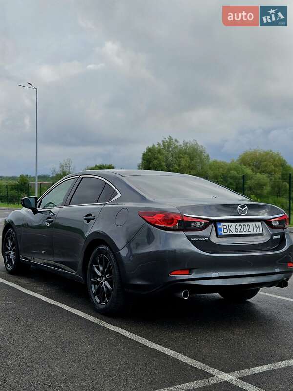 Седан Mazda 6 2014 в Ровно
