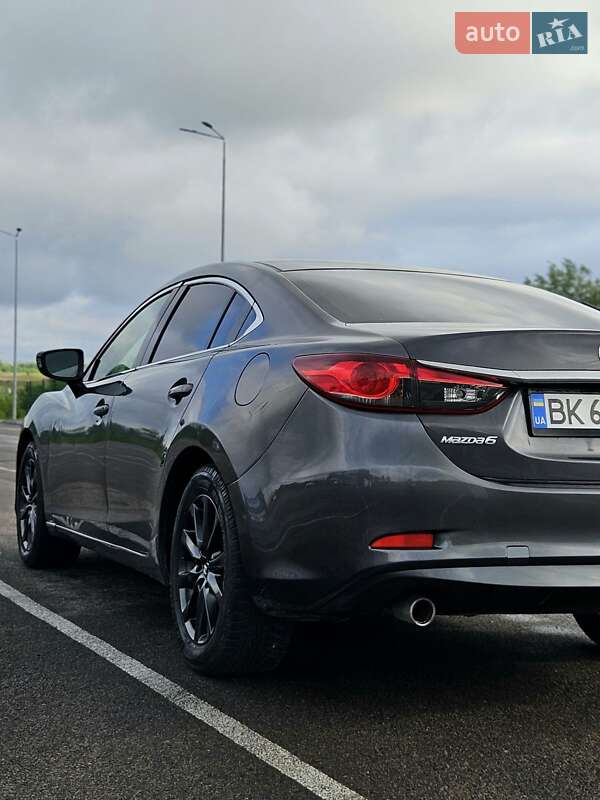 Седан Mazda 6 2014 в Ровно