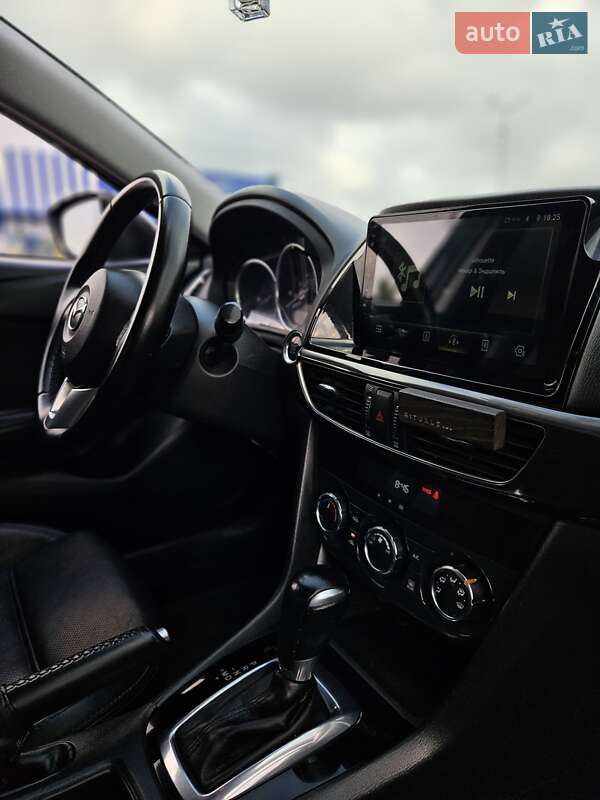 Седан Mazda 6 2014 в Ровно