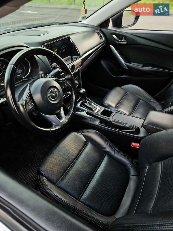 Седан Mazda 6 2014 в Ровно