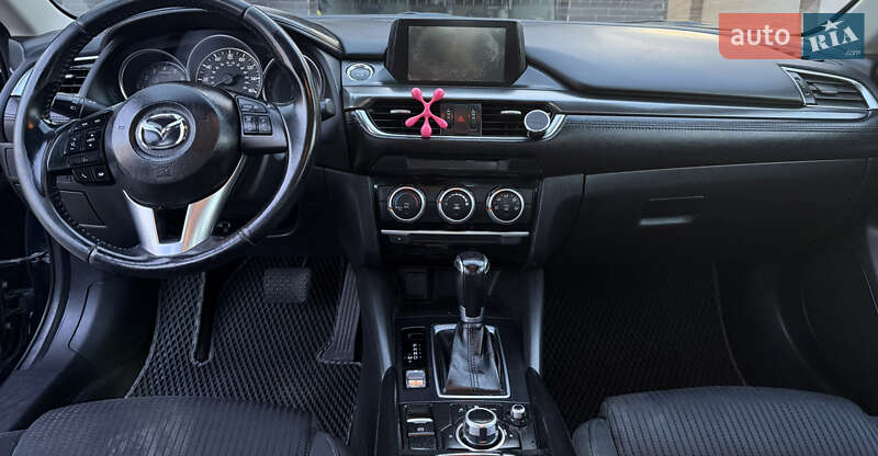 Седан Mazda 6 2015 в Львові