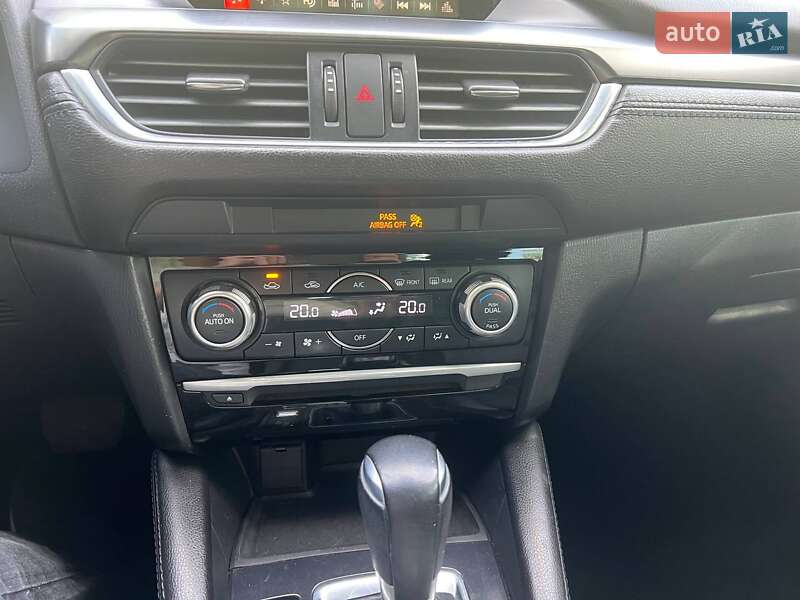 Седан Mazda 6 2017 в Днепре