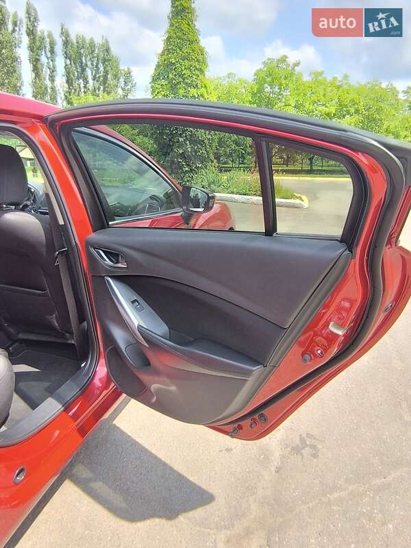 Седан Mazda 6 2014 в Южноукраинске