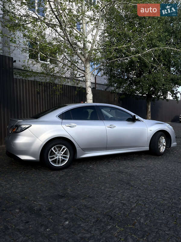 Седан Mazda 6 2011 в Косове
