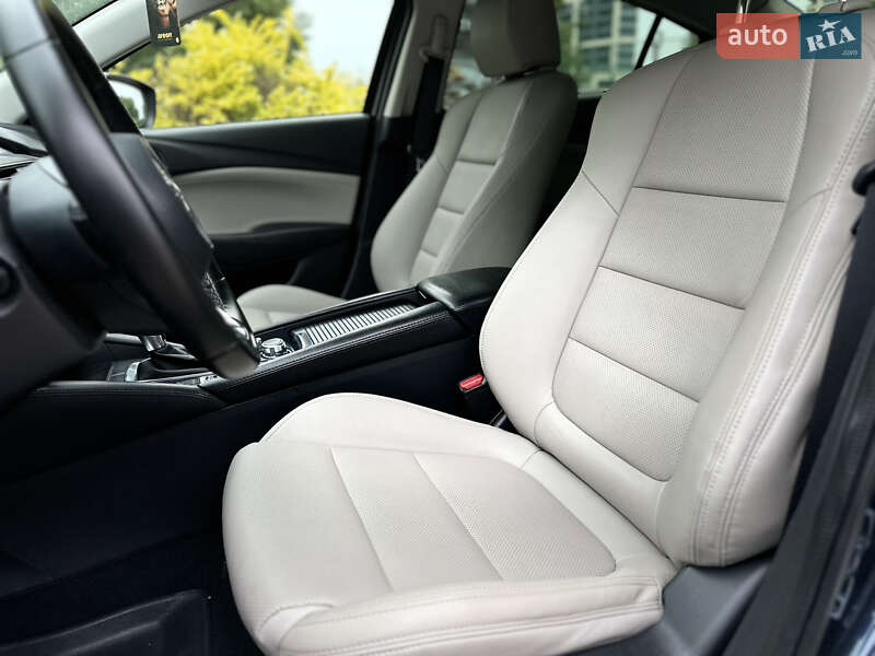 Седан Mazda 6 2017 в Днепре