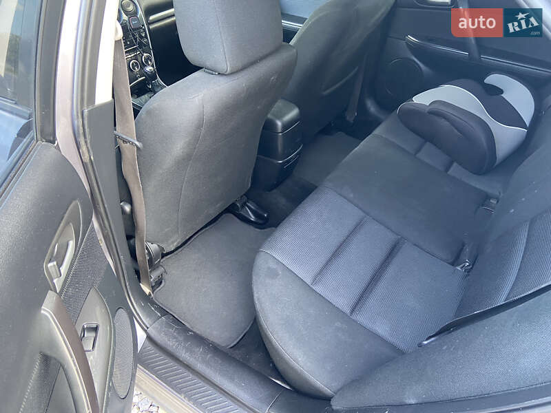 Седан Mazda 6 2006 в Гнивани