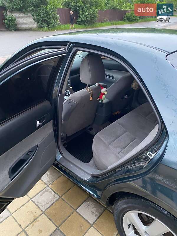 Седан Mazda 6 2005 в Обухове